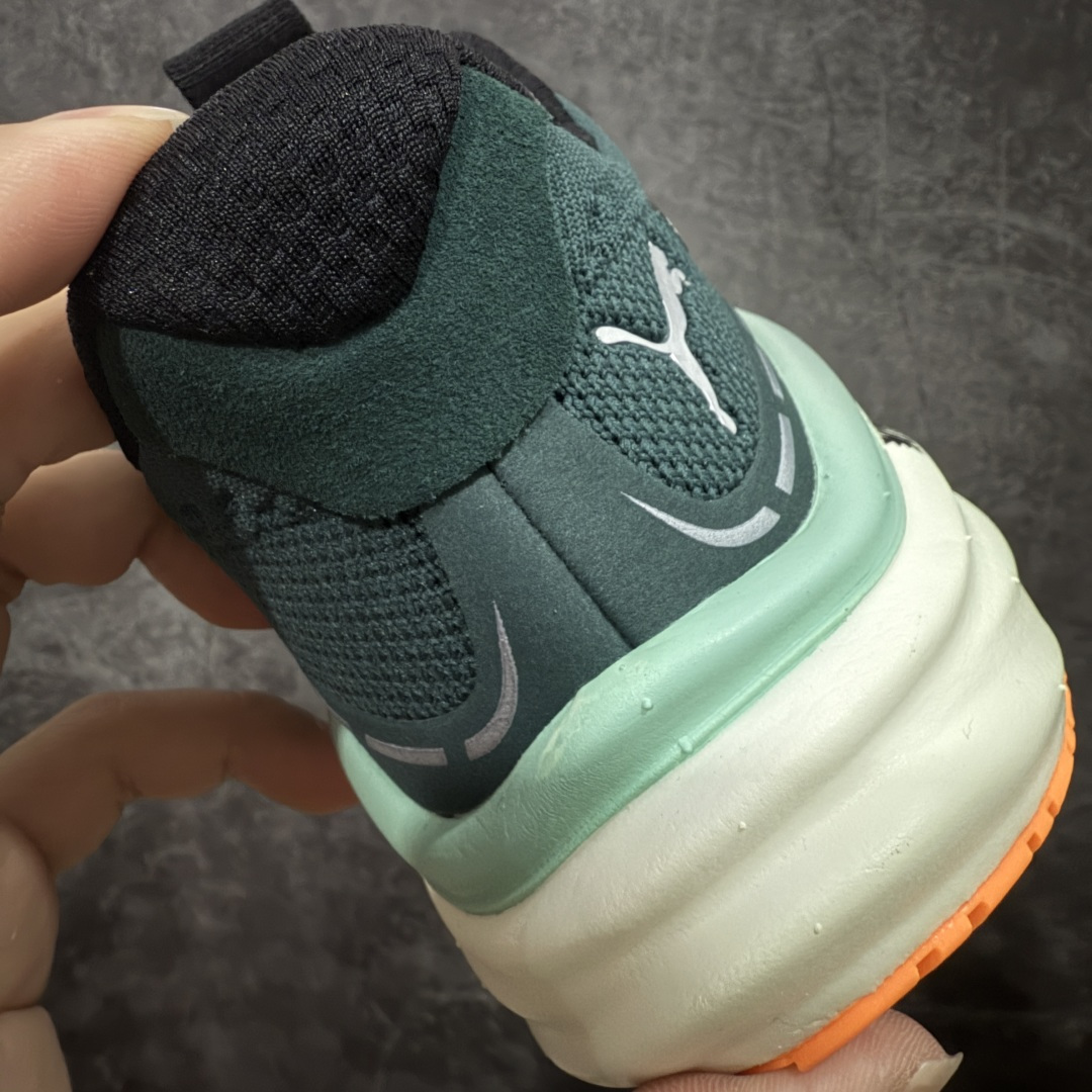 图片[2]-【纯原版】彪马彪破3 PUMA MAGNIFY NITRO 3代 PUMA跑鞋为跑步蓄 能，功能性和美观性兼备。搭载 PUMA NITRO 氮气中底，具备轻量与高缓冲回弹特性，打造柔软舒适脚感。以简约流畅的线条勾勒 PUMA 跑道，为鞋款增添一抹灵动气质。 鞋面 采用轻量化高弹织物鞋面，上脚透气舒适包覆，还确保了耐穿性和支撑性助力急速畅跑 中底 超临界NITRO氮气中底结合厚底轮廓舒适缓震，提供能力反馈，轻便柔软 跑步通勤皆可 鞋侧 PUMA 流线型跑道以明亮色彩呈现，勾勒活力运动美学 外底 采用 PUMAGRIP橡胶大底，止滑耐磨赋予跑者灵活自如的运动体验 货号 311046-07 尺码 36 37 37.5 38 38.5 39 40 40.5 41 42 42.5 43 44 44.5 45-选品中心