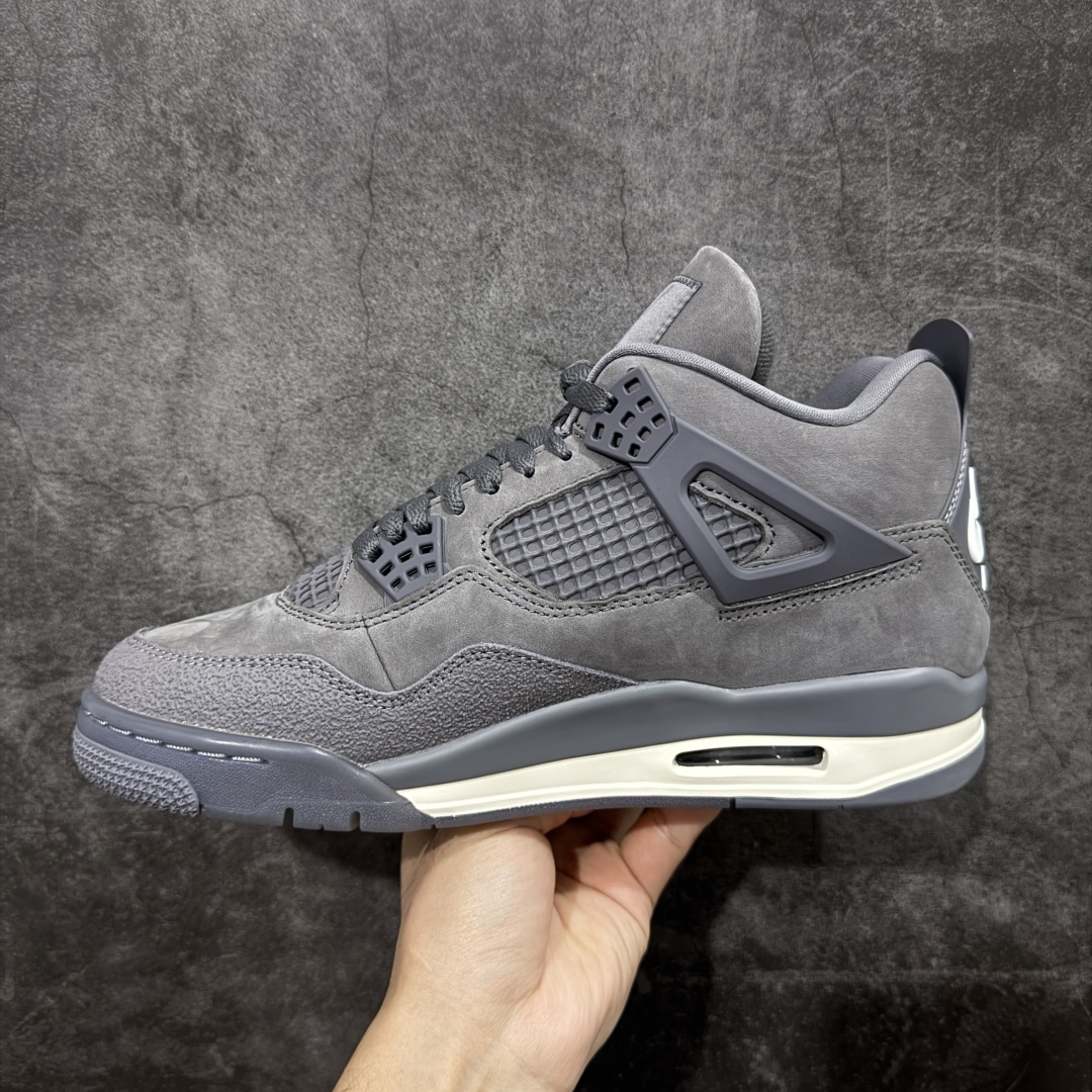 图片[2]-【美版GX纯原】Nigel Sylvester x Air Jordan AJ4 “Brick by Brick” 联名灰砖 货号：HF4340-002 全新批次 重点区分市面 真正砖面纹路 区别市面版本 正确细节 卡色无色差 GX原数据精心打造 原厂材质 超弹硅胶材质 内层不织布补强 补强为硅胶提供更强耐久性 避免断裂 圈内最强四代 独家外贸特供尺码含 45.5 48.5 耗时半年巨作 全套原纸板楦头开发 原厂特供皮料加持 确保原汁原味 完美呈现四代版型 一比一鞋头弧度高度鞋身弧度 数据细节工艺流程均保持原鞋一致 原厂TPU网格鞋带扣 正确内里网布 菱角分明不变形无多余毛边 柔软性质感一致于原鞋 市场唯一原厂鞋扣模具 背面可见隐藏注塑口 原厂织唛标 原厂飞人电绣工艺 尾指中部跳三针 独家绑鞋带手法 印刷中底布 四线拉帮 米色美纹纸贴合固定 进口港宝加持 后跟自然饱满 全鞋荧光划线卡点 追求极致完美 每一双都是工艺品 多重QC质检 超越公司货的品控标准 实实在在的免检产品 …… 尺码：40 40.5 41 42 42.5 43 44 44.5 45 46 47.5 48.5-选品中心