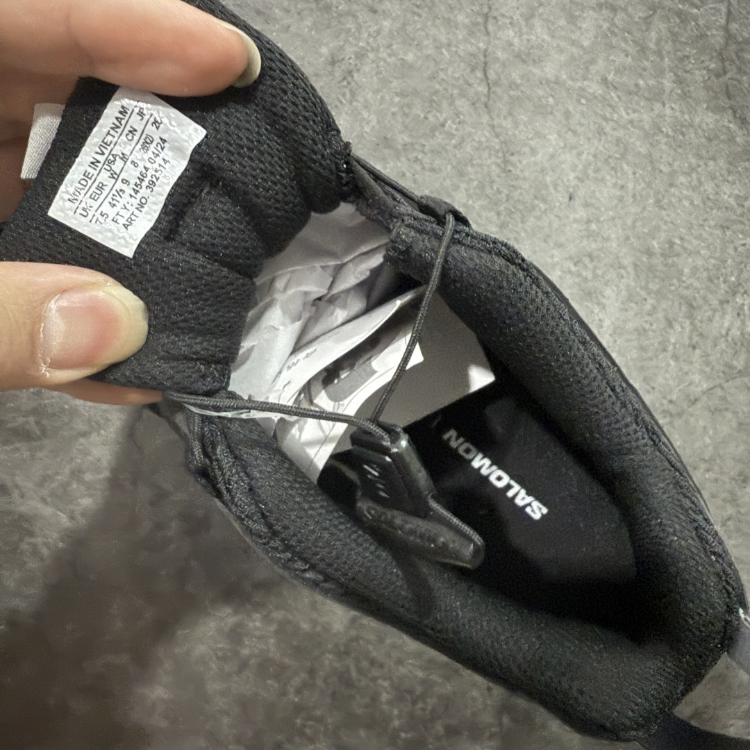 图片[7]-【666版本】SALOMON 萨洛蒙 XA PRO 3D 户外运动 网布减震防滑透气 低帮跑步鞋 男女同款 黑白粗面 392514 全新品质 巅峰之作 所有配色均购物原版拆解1：1开发 原材料打造 非市场公版便宜货 私模大底 清洁度比市场所有版本都高 全套原纸板楦头开发 原厂网布配套 确保原汁原味 完美呈现版型 原档数据独家私模五层组合大底 男女鞋同步官方开发至46 原装Ortholite轻量化鞋垫 中底布带钢印编号 原厂TPU锁扣 进口港宝加持 后跟自然饱满 还原公司包裹性 鞋面采用SENSIFT贴合技术 全方位贴合包裹脚型 鞋跟部鞋底牵引设计 提供强大的抓地性能 更适应野外崎岖不平的道路 其3D ADVANCED CHASSIS底盘 材料轻量大化 钉齿设计更具稳定性 防护性 鞋底易磨损区运用CONTAGRIP高耐磨材料 应对城市硬质路面长距离跑考验 尺码：36 36.5 37.5 38 38.5 39 40 40.5 41 42 42.5 43 44 45 46-选品中心