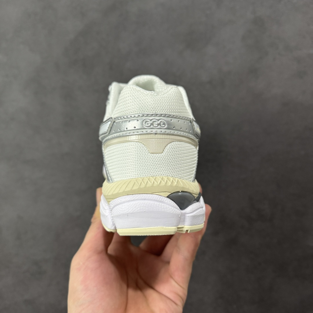 【纯原】Asics Gel-Cumulus 16亚瑟士复古时尚缓震运动跑步鞋鞋面采用无缝线工程网眼设计，