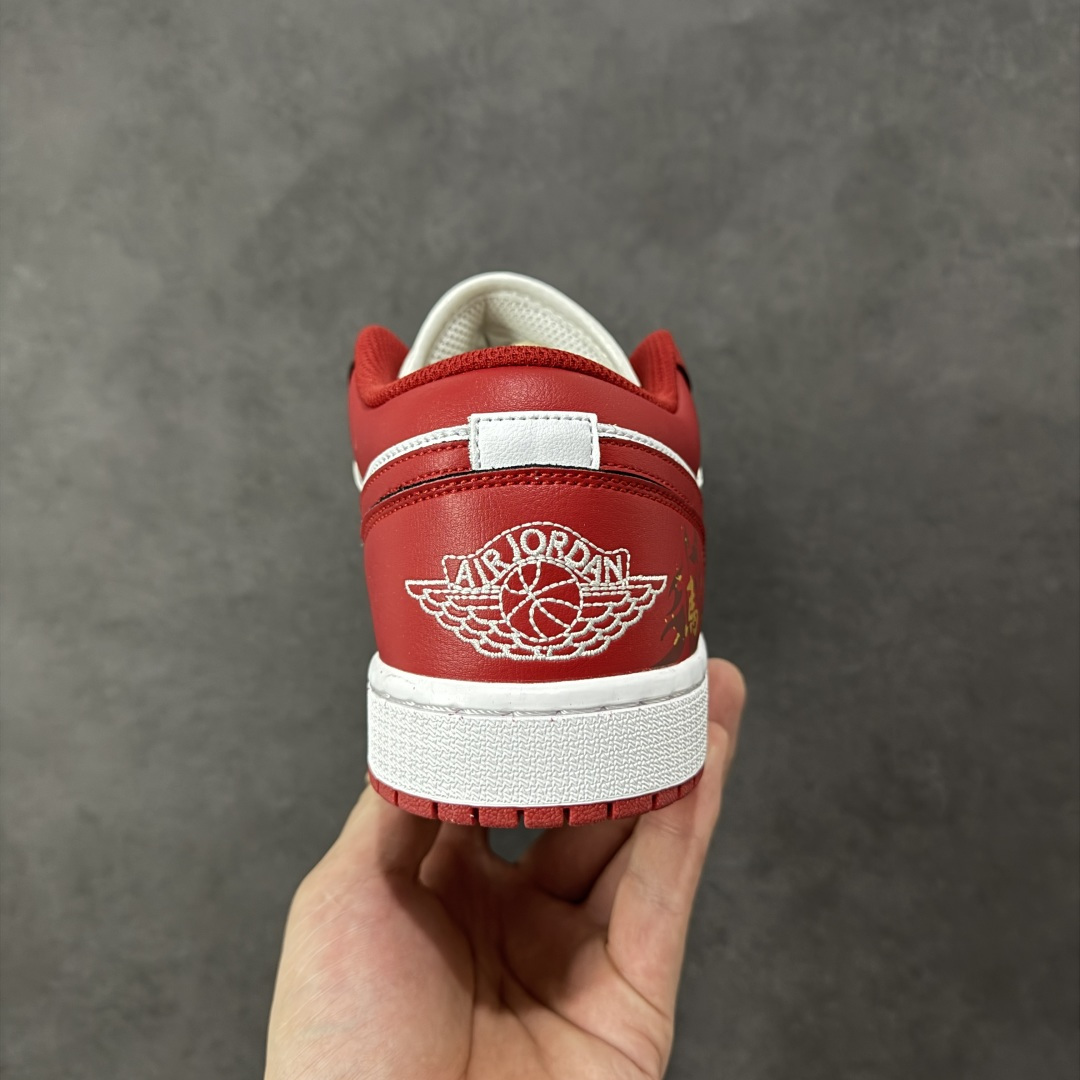 图片[4]-【K版纯原】Nike Air Jordan 1 Low AJ1 白红 马年限定 低帮复古文化篮球鞋 553558 166 市场唯一独家头层皮打造 原鞋原档案开发 原厂皮料 原档冲孔鞋头 正确满胶鞋垫 四线拉帮 原厂织唛标 鞋舌高弹海绵填充 尺码：36 36.5 37.5 38 38.5 39 40 40.5 41 42 42.5 43 44 44.5 45 46-选品中心