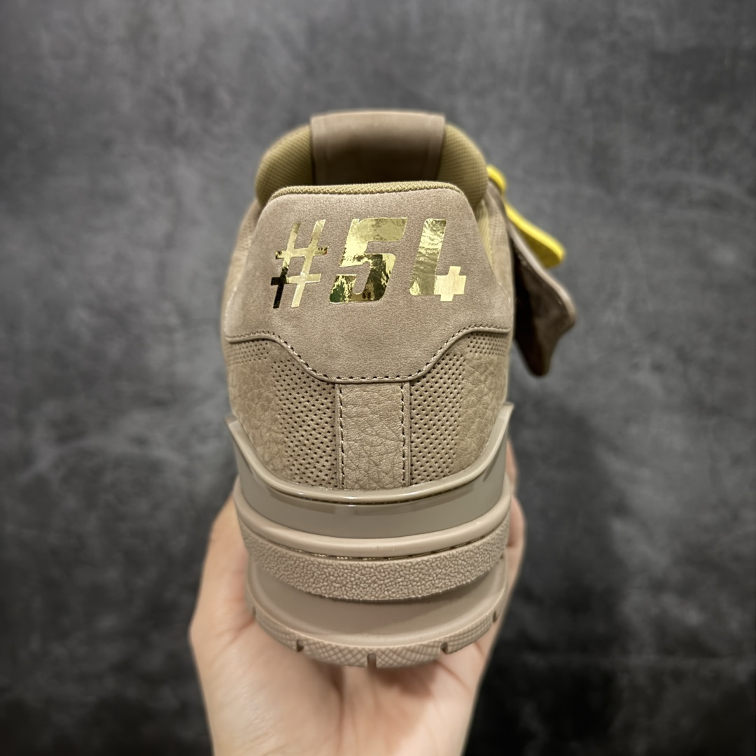 图片[4]-【天花板/Goat版】 市场最强版 没有之一的存在💪🏻 Louis Vuitton LV Trainer 系列全新版上架 手里有正品的可以对比下🆚懂货的看细节‼️ 此版品质是市场从未达到的新高度！ 整体版型 皮料 牛仔布的色差 压花纹路清晰度 后跟版型等等 都可以自行对比[机智]吊打市场所有货，怒甩十条街的那种，直接来正品对比图🆚，欢迎拿市场各大工厂的货来对比！ 尺码：35-45码-选品中心