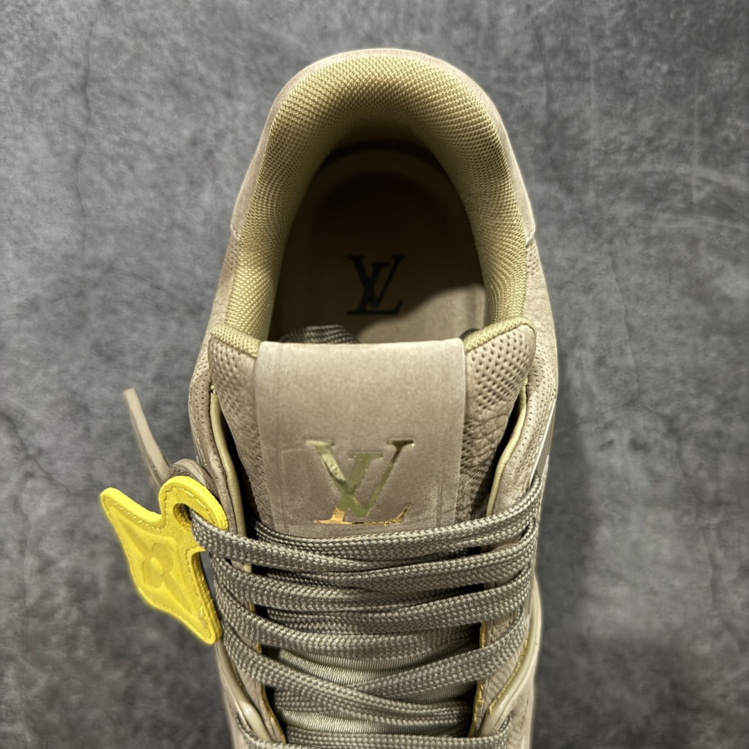 图片[8]-【天花板/Goat版】 市场最强版 没有之一的存在💪🏻 Louis Vuitton LV Trainer 系列全新版上架 手里有正品的可以对比下🆚懂货的看细节‼️ 此版品质是市场从未达到的新高度！ 整体版型 皮料 牛仔布的色差 压花纹路清晰度 后跟版型等等 都可以自行对比[机智]吊打市场所有货，怒甩十条街的那种，直接来正品对比图🆚，欢迎拿市场各大工厂的货来对比！ 尺码：35-45码-选品中心