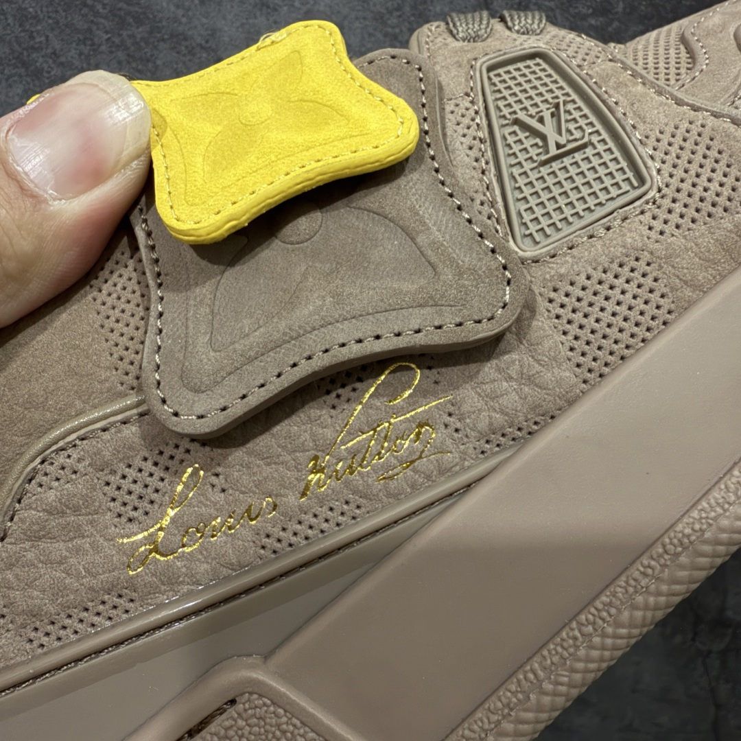 图片[4]-【天花板/Goat版】 市场最强版 没有之一的存在💪🏻 Louis Vuitton LV Trainer 系列全新版上架 手里有正品的可以对比下🆚懂货的看细节‼️ 此版品质是市场从未达到的新高度！ 整体版型 皮料 牛仔布的色差 压花纹路清晰度 后跟版型等等 都可以自行对比[机智]吊打市场所有货，怒甩十条街的那种，直接来正品对比图🆚，欢迎拿市场各大工厂的货来对比！ 尺码：35-45码-选品中心