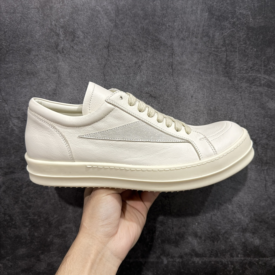 【XC2.0升级版】Rick Owens Vintage Low-Top Sneakers RO低帮系列暗黑高街经典增高休闲运动厚底板鞋 米白皮面 原厂皮批次上线 无需任何文案吹嘘！货硬就是王道！ 独家购入2025最新原鞋开发！重新调整最新批次细节！ 升级采用原厂粒面小牛皮打造！同步官方配备同规格材料布袋！标配原盒 加固硬盒外套 高标准出货！ PS：退换布袋丢失扣20 请知悉！ 尺码：38-45-选品中心