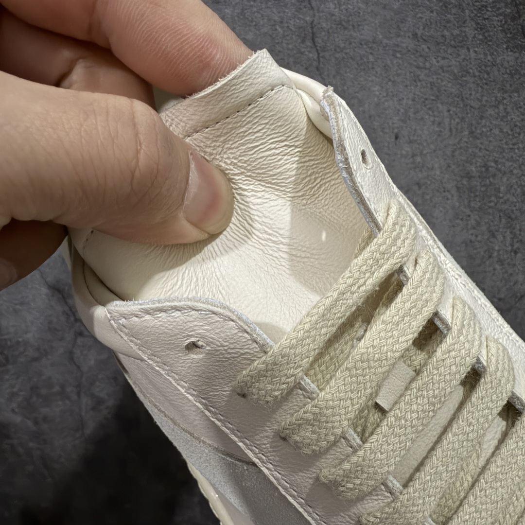 图片[6]-【XC2.0升级版】Rick Owens Vintage Low-Top Sneakers RO低帮系列暗黑高街经典增高休闲运动厚底板鞋 米白皮面 原厂皮批次上线 无需任何文案吹嘘！货硬就是王道！ 独家购入2025最新原鞋开发！重新调整最新批次细节！ 升级采用原厂粒面小牛皮打造！同步官方配备同规格材料布袋！标配原盒 加固硬盒外套 高标准出货！ PS：退换布袋丢失扣20 请知悉！ 尺码：38-45-选品中心