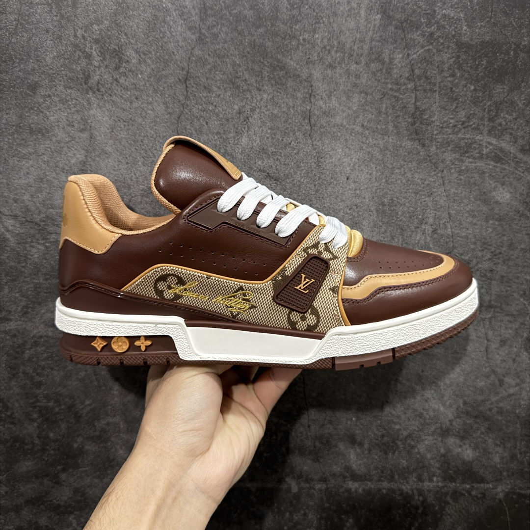 【莞产YS版本】Louis Vuitton Trainer lv时装走秀运动鞋 完美鞋型超高的清洁度 零毛边线头瑕疵 全套原楦原纸版原鞋开模 全网最具灵魂的版型 正确原装黄色鞋盒 正确中底印花 鞋面印花3D高频深度立体 全鞋电脑针车 紧密相连 针距密度一致 环保乳胶注塑鞋垫 厚度脚感还原原版 皮面裁剪部位 统一油边封口工艺 原装橡胶大底含胶量大底组合零偏差 专柜全套包装 防尘袋 说明书 质保卡 男女鞋 尺码: 39 40 41 42 43 44 45-选品中心