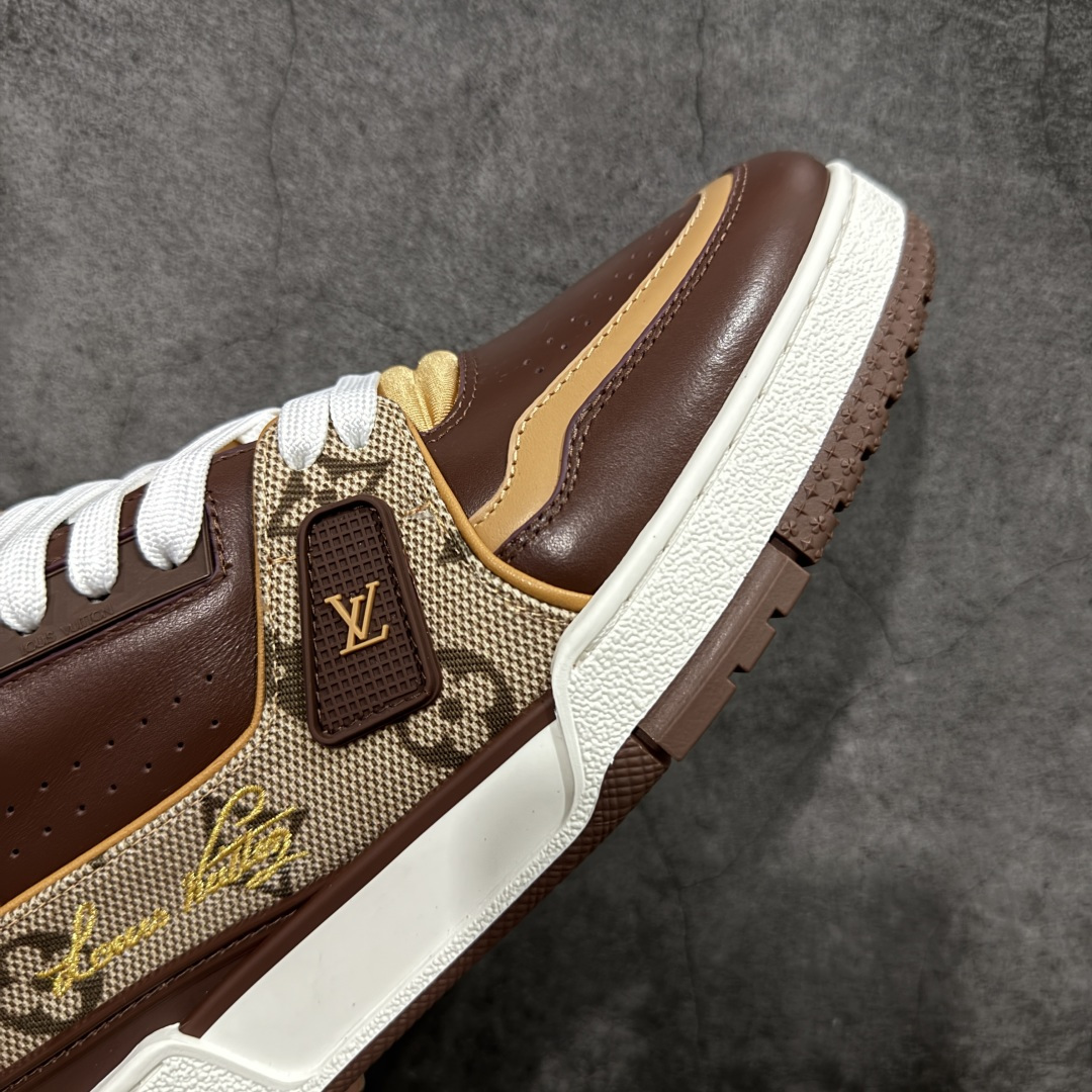 图片[6]-【莞产YS版本】Louis Vuitton Trainer lv时装走秀运动鞋 完美鞋型超高的清洁度 零毛边线头瑕疵 全套原楦原纸版原鞋开模 全网最具灵魂的版型 正确原装黄色鞋盒 正确中底印花 鞋面印花3D高频深度立体 全鞋电脑针车 紧密相连 针距密度一致 环保乳胶注塑鞋垫 厚度脚感还原原版 皮面裁剪部位 统一油边封口工艺 原装橡胶大底含胶量大底组合零偏差 专柜全套包装 防尘袋 说明书 质保卡 男女鞋 尺码： 39 40 41 42 43 44 45-选品中心