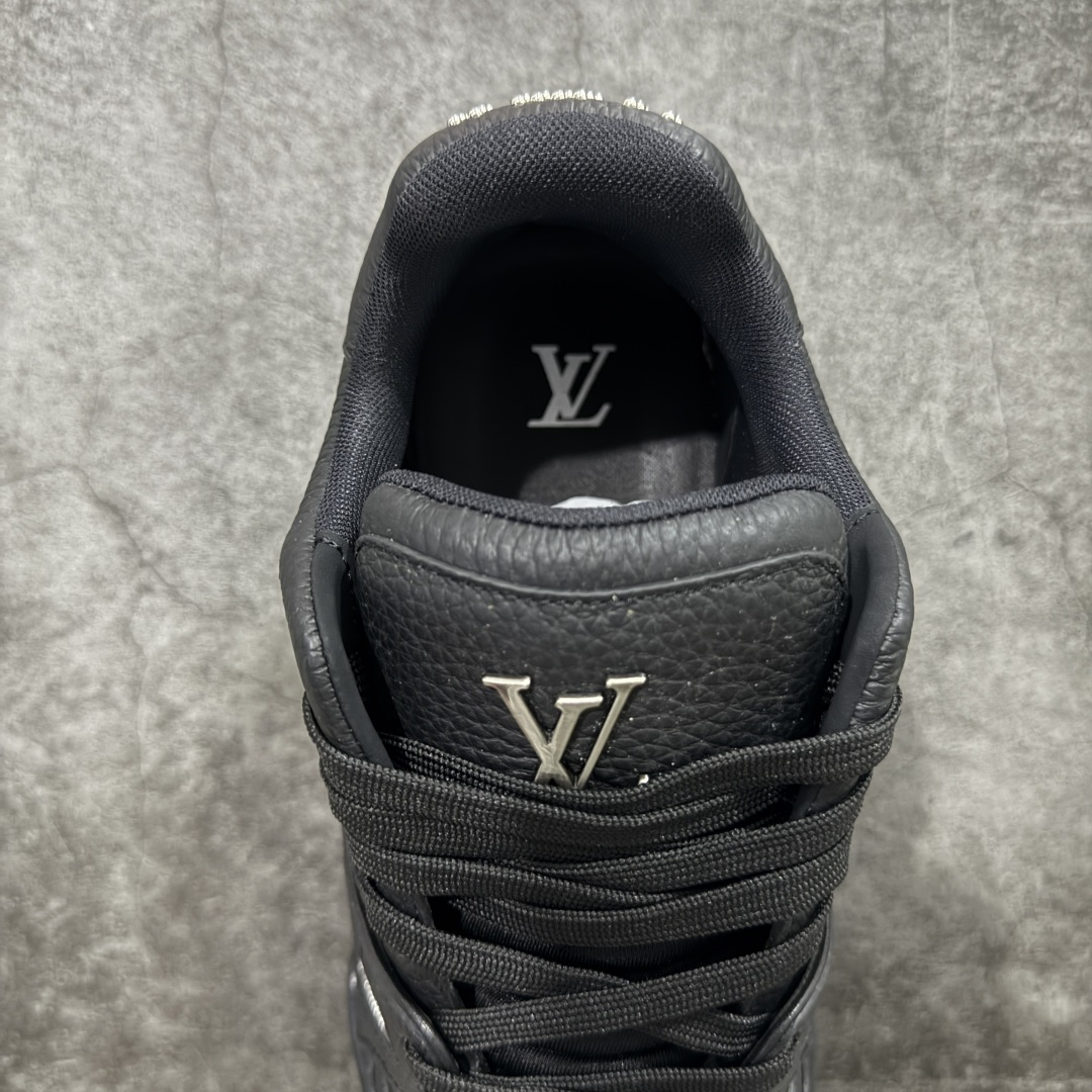 图片[8]-【莞产YS版本】Louis Vuitton Trainer lv时装走秀运动鞋 完美鞋型超高的清洁度 零毛边线头瑕疵 全套原楦原纸版原鞋开模 全网最具灵魂的版型 正确原装黄色鞋盒 正确中底印花 鞋面印花3D高频深度立体 全鞋电脑针车 紧密相连 针距密度一致 环保乳胶注塑鞋垫 厚度脚感还原原版 皮面裁剪部位 统一油边封口工艺 原装橡胶大底含胶量大底组合零偏差 专柜全套包装 防尘袋 说明书 质保卡 男女鞋 尺码： 39 40 41 42 43 44 45-选品中心