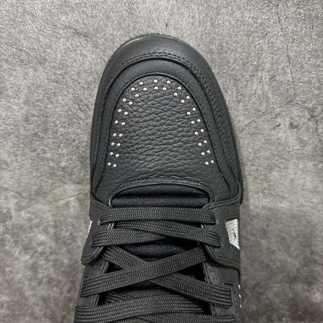 图片[5]-【莞产YS版本】Louis Vuitton Trainer lv时装走秀运动鞋 完美鞋型超高的清洁度 零毛边线头瑕疵 全套原楦原纸版原鞋开模 全网最具灵魂的版型 正确原装黄色鞋盒 正确中底印花 鞋面印花3D高频深度立体 全鞋电脑针车 紧密相连 针距密度一致 环保乳胶注塑鞋垫 厚度脚感还原原版 皮面裁剪部位 统一油边封口工艺 原装橡胶大底含胶量大底组合零偏差 专柜全套包装 防尘袋 说明书 质保卡 男女鞋 尺码： 39 40 41 42 43 44 45-选品中心