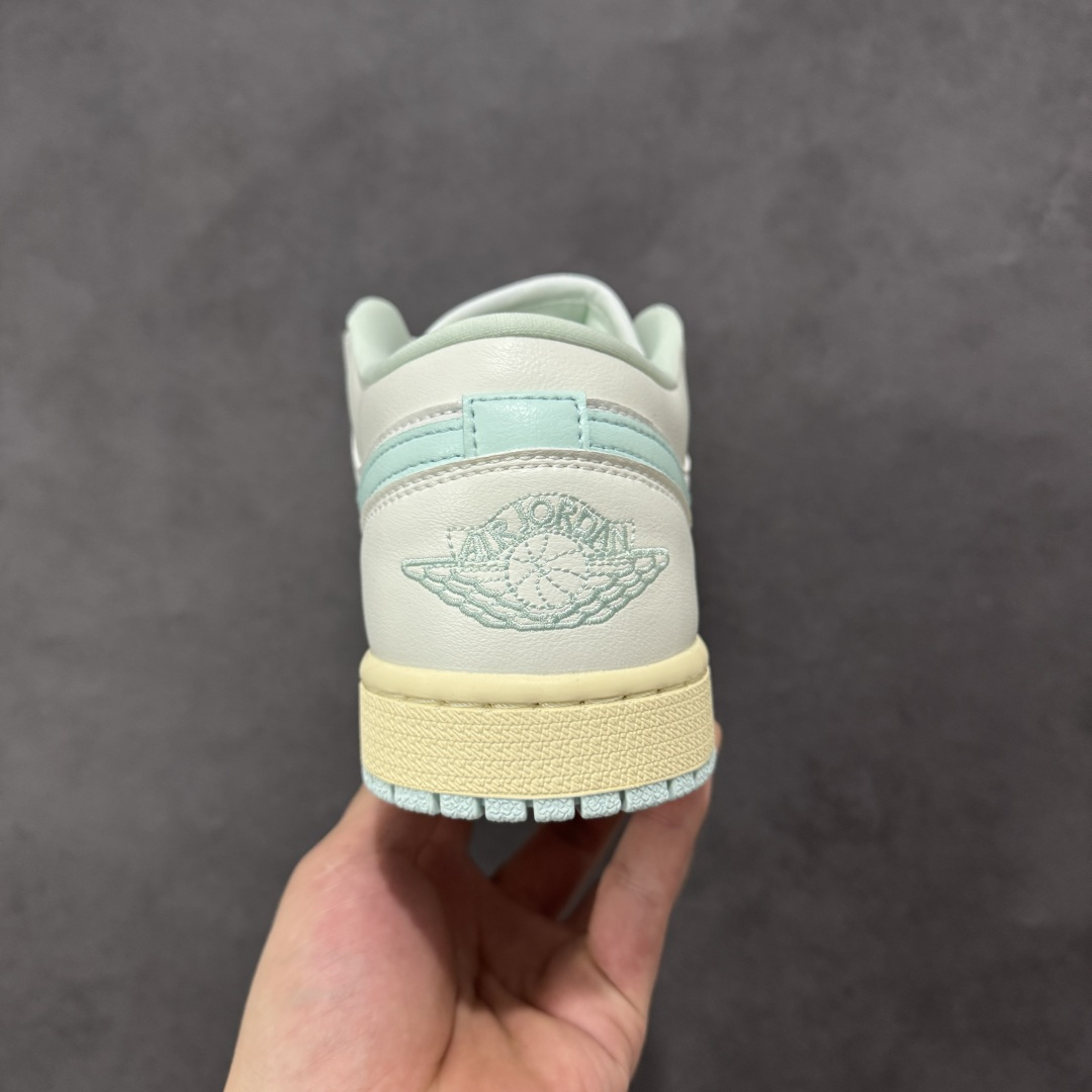 图片[4]-【H11版本】耐克Nike Air Jordan 1 AJ1经典复古经典低帮百搭文化篮球鞋 DC0774-134 公司级真标半码制#原档案原数据开发版型#采用荔枝纹头层皮革鞋面材质#原厂立体填充鞋舌海绵#中底注胶孔及缜密中底拉帮工艺#原数据开发模具大底 尺码：35.5 36 36.5 37.5 38 38.5 39 40 40.5 41 42 42.5 43 44 44.5 45 46 47.5 编码：H11B270280-选品中心