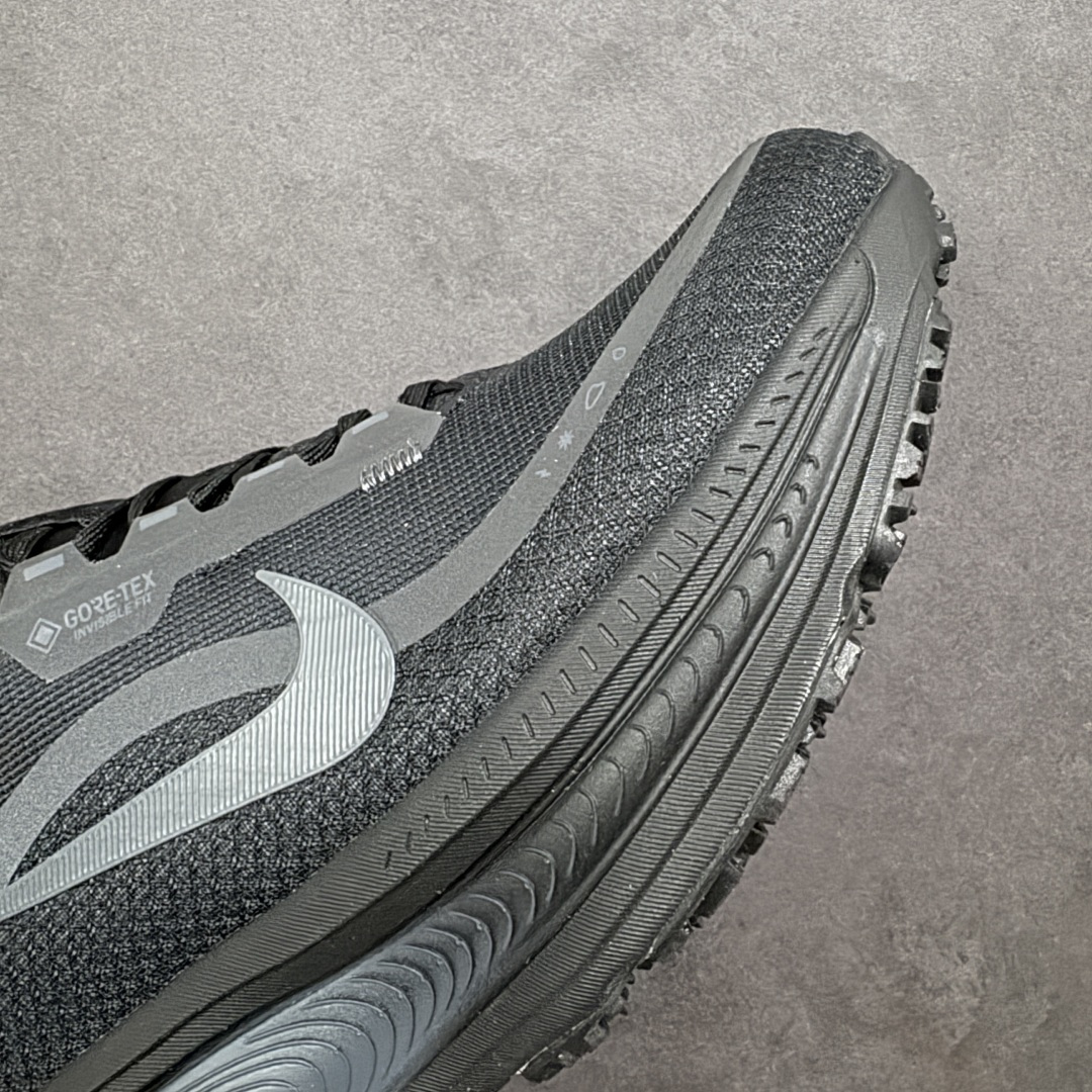 图片[5]-【公司级】Nike VOMERO 18 GTX 耐克 舒适减震防滑 低帮跑步鞋 全掌ReactX泡绵中底 前掌和后跟还配备了Air Zoom气垫单元 据说跑起来更快更舒适哦 这次最大的升级点 首次引入了ReactX泡绵 货号： HQ7001-001 尺码：40-45-选品中心