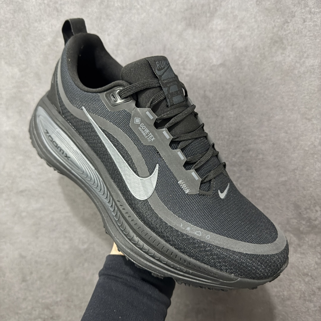 图片[3]-【公司级】Nike VOMERO 18 GTX 耐克 舒适减震防滑 低帮跑步鞋 全掌ReactX泡绵中底 前掌和后跟还配备了Air Zoom气垫单元 据说跑起来更快更舒适哦 这次最大的升级点 首次引入了ReactX泡绵 货号： HQ7001-001 尺码：40-45-选品中心