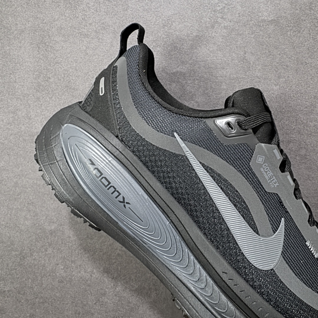 图片[6]-【公司级】Nike VOMERO 18 GTX 耐克 舒适减震防滑 低帮跑步鞋 全掌ReactX泡绵中底 前掌和后跟还配备了Air Zoom气垫单元 据说跑起来更快更舒适哦 这次最大的升级点 首次引入了ReactX泡绵 货号： HQ7001-001 尺码：40-45-选品中心