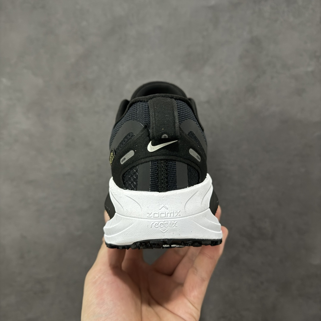 图片[4]-【公司级】Nike VOMERO 18 GTX 耐克 舒适减震防滑 低帮跑步鞋 全掌ReactX泡绵中底 前掌和后跟还配备了Air Zoom气垫单元 据说跑起来更快更舒适哦 这次最大的升级点 首次引入了ReactX泡绵 货号： HQ7001-002 尺码：40-45-选品中心