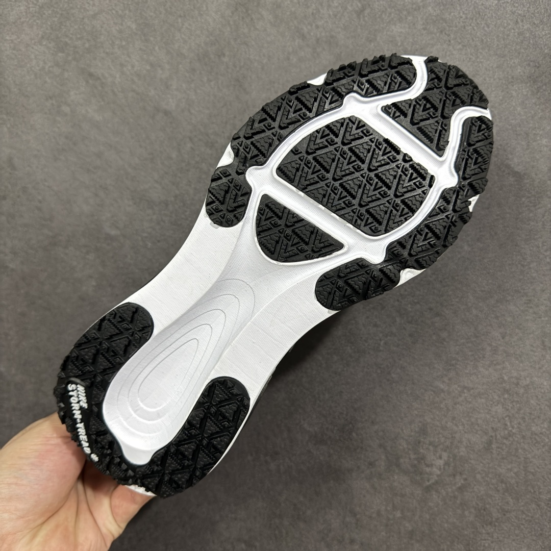 图片[9]-【公司级】Nike VOMERO 18 GTX 耐克 舒适减震防滑 低帮跑步鞋 全掌ReactX泡绵中底 前掌和后跟还配备了Air Zoom气垫单元 据说跑起来更快更舒适哦 这次最大的升级点 首次引入了ReactX泡绵 货号： HQ7001-002 尺码：40-45-选品中心