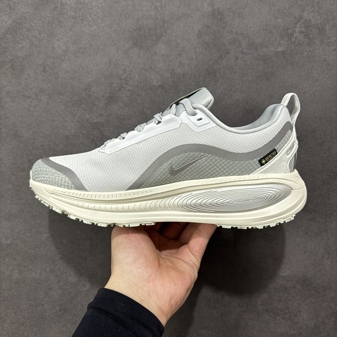 图片[2]-【公司级】Nike VOMERO 18 GTX 耐克 舒适减震防滑 低帮跑步鞋 全掌ReactX泡绵中底 前掌和后跟还配备了Air Zoom气垫单元 据说跑起来更快更舒适哦 这次最大的升级点 首次引入了ReactX泡绵 货号： HQ7001-003 尺码：40-45-选品中心