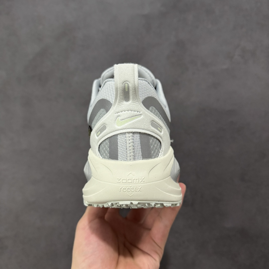 图片[4]-【公司级】Nike VOMERO 18 GTX 耐克 舒适减震防滑 低帮跑步鞋 全掌ReactX泡绵中底 前掌和后跟还配备了Air Zoom气垫单元 据说跑起来更快更舒适哦 这次最大的升级点 首次引入了ReactX泡绵 货号： HQ7001-003 尺码：40-45-选品中心