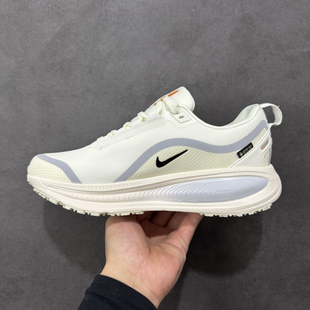 图片[2]-【公司级】Nike VOMERO 18 GTX 耐克 舒适减震防滑 低帮跑步鞋 全掌ReactX泡绵中底 前掌和后跟还配备了Air Zoom气垫单元 据说跑起来更快更舒适哦 这次最大的升级点 首次引入了ReactX泡绵 货号： HQ7002-100 尺码：40-45-选品中心