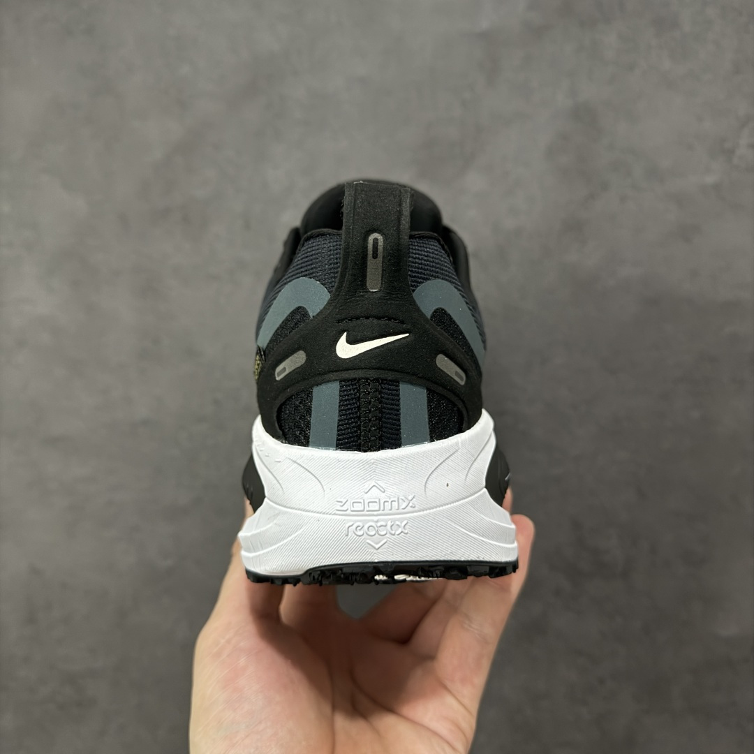 图片[4]-【公司级】Nike VOMERO 18 GTX 耐克 舒适减震防滑 低帮跑步鞋 全掌ReactX泡绵中底 前掌和后跟还配备了Air Zoom气垫单元 据说跑起来更快更舒适哦 这次最大的升级点 首次引入了ReactX泡绵 货号： HQ7002-002 尺码：40-45-选品中心