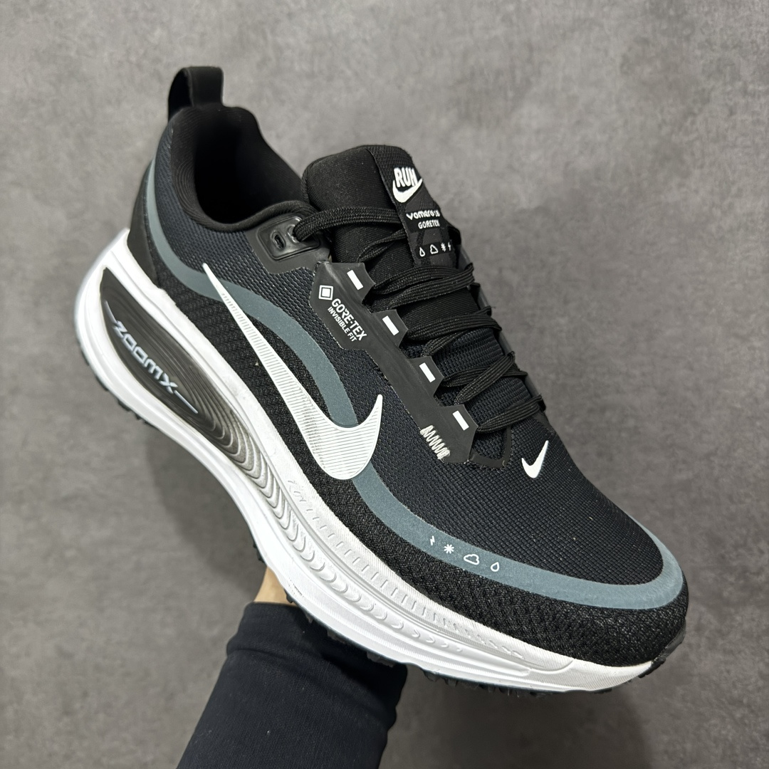 图片[3]-【公司级】Nike VOMERO 18 GTX 耐克 舒适减震防滑 低帮跑步鞋 全掌ReactX泡绵中底 前掌和后跟还配备了Air Zoom气垫单元 据说跑起来更快更舒适哦 这次最大的升级点 首次引入了ReactX泡绵 货号： HQ7002-002 尺码：40-45-选品中心