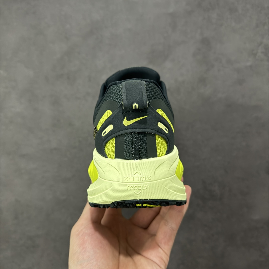 图片[4]-【公司级】Nike VOMERO 18 GTX 耐克 舒适减震防滑 低帮跑步鞋 全掌ReactX泡绵中底 前掌和后跟还配备了Air Zoom气垫单元 据说跑起来更快更舒适哦 这次最大的升级点 首次引入了ReactX泡绵 货号： HQ7002-300 尺码：40-45-选品中心