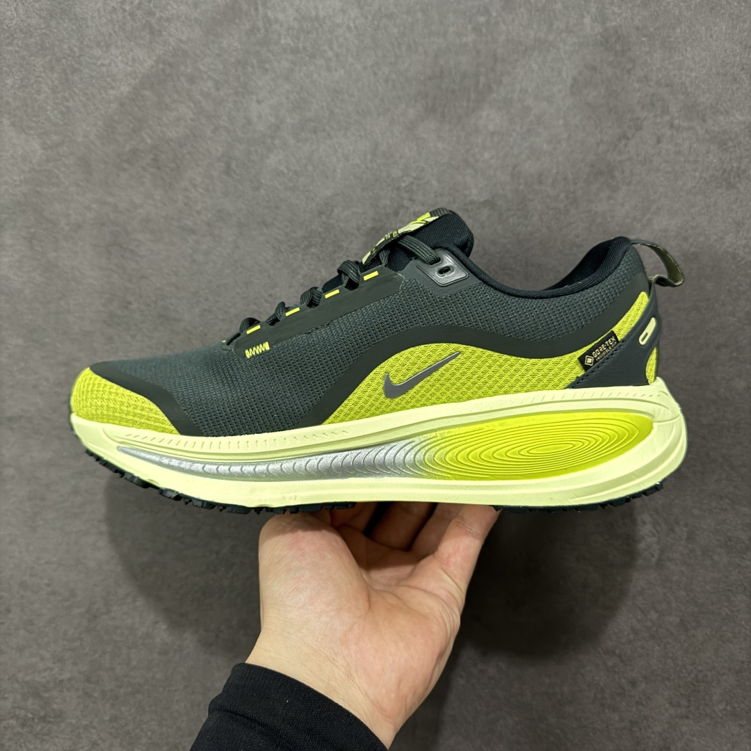 图片[2]-【公司级】Nike VOMERO 18 GTX 耐克 舒适减震防滑 低帮跑步鞋 全掌ReactX泡绵中底 前掌和后跟还配备了Air Zoom气垫单元 据说跑起来更快更舒适哦 这次最大的升级点 首次引入了ReactX泡绵 货号： HQ7002-300 尺码：40-45-选品中心