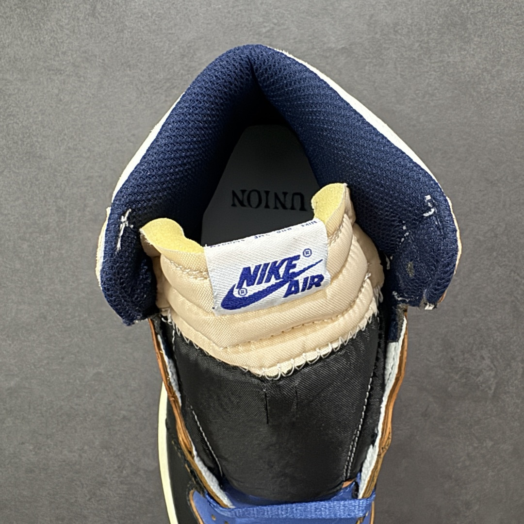 图片[7]-【福利特价】Fragment Design x Union x Jordan Air Jordan 1 Retro High Og Nrg 三方联名款 牛皮 舒适 防滑 高帮 复古篮球鞋 男女同款 蓝白拼接 Air Jordan 1于1985年推出，是耐克第一双以乔丹名字命名的篮球鞋，正是这双鞋，开启了一个时代。Air Jordan 1外形的灵感来自于在当年风靡一时的AirForce 1，同时降低中底厚度，减轻重量，增加贴地感，并采用了后掌Air Sole气垫和最经典的飞翼Logo来自于当时的Nike创意总监Peter Moore。 货号：IQ7847-001 尺码：36 36.5 37.5 38 38.5 39 40 40.5 41 42 42.5 43 44 44.5 45-选品中心
