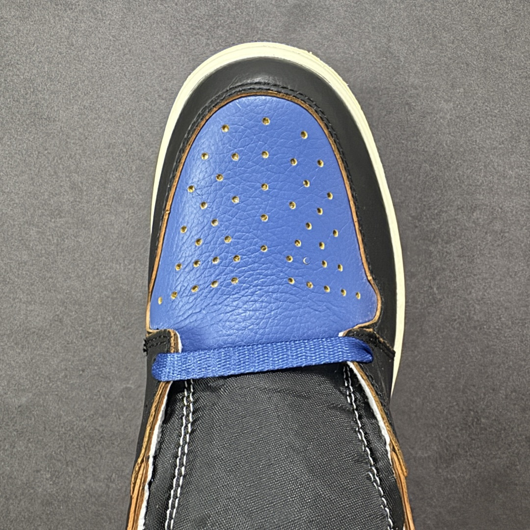 图片[8]-【福利特价】Fragment Design x Union x Jordan Air Jordan 1 Retro High Og Nrg 三方联名款 牛皮 舒适 防滑 高帮 复古篮球鞋 男女同款 蓝白拼接 Air Jordan 1于1985年推出，是耐克第一双以乔丹名字命名的篮球鞋，正是这双鞋，开启了一个时代。Air Jordan 1外形的灵感来自于在当年风靡一时的AirForce 1，同时降低中底厚度，减轻重量，增加贴地感，并采用了后掌Air Sole气垫和最经典的飞翼Logo来自于当时的Nike创意总监Peter Moore。 货号：IQ7847-001 尺码：36 36.5 37.5 38 38.5 39 40 40.5 41 42 42.5 43 44 44.5 45-选品中心