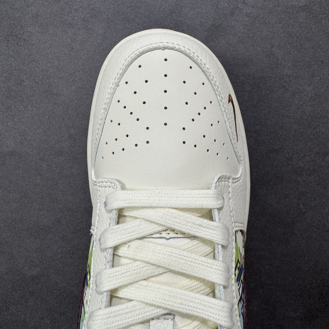 【纯原】Nike SB Dunk Low “迪奥联名——涂鸦米酒红勾” 高端定制 低帮休闲板鞋 定制鞋盒