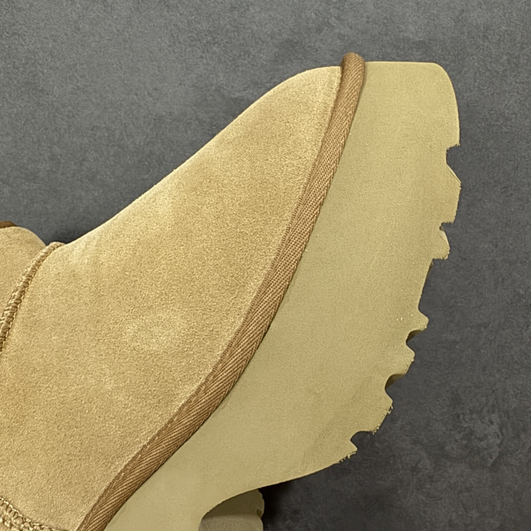 图片[5]-【莞产X1版本】全网最齐ugg130个配色市面顶级版本 UGG8311 短款鱼人坡跟5cm厚底羊皮毛一体雪地靴女款 广州外贸大厂生产鞋头到鞋垫真羊皮毛一体独立外盒包装芯片带防水工艺区别市面任何版本 5cm厚底独立原版开发大底羊绒鞋垫冬季保暖外出家居都是很适合的选择进年uug推出款式系列局部偏向年轻消费者喜好也走到时尚潮流穿搭的前沿鞋身材质防泼水涂层翻毛皮鞋面17毫米UGGPURE™植入式羊毛内底轻便防滑舒适橡胶外底带有品牌LOGO商标带全套包装 尺码：353637383940-选品中心