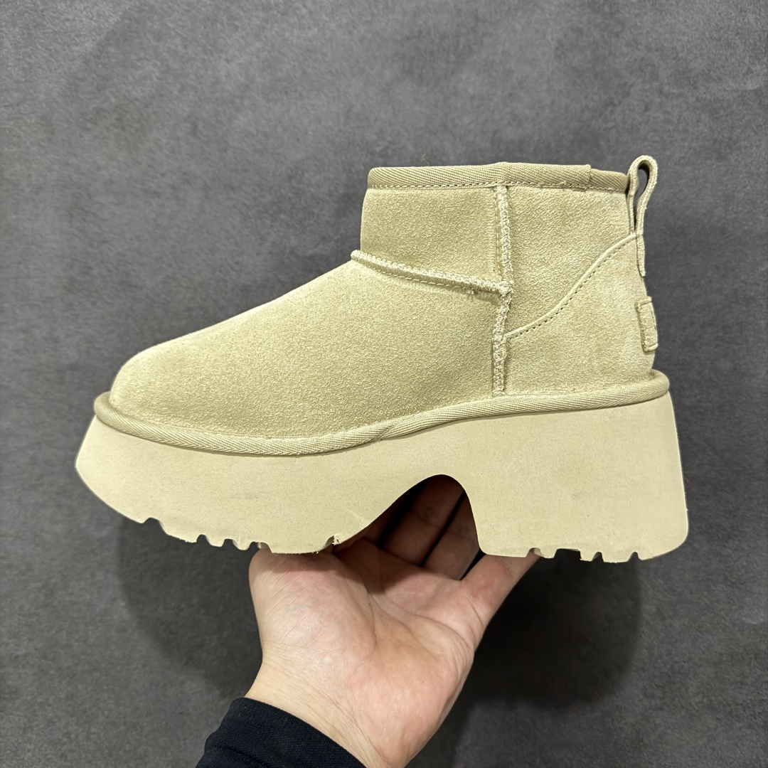 图片[2]-【莞产X1版本】全网最齐ugg130个配色市面顶级版本 UGG8311 短款鱼人坡跟5cm厚底羊皮毛一体雪地靴女款 广州外贸大厂生产鞋头到鞋垫真羊皮毛一体独立外盒包装芯片带防水工艺区别市面任何版本 5cm厚底独立原版开发大底羊绒鞋垫冬季保暖外出家居都是很适合的选择进年uug推出款式系列局部偏向年轻消费者喜好也走到时尚潮流穿搭的前沿鞋身材质防泼水涂层翻毛皮鞋面17毫米UGGPURE™植入式羊毛内底轻便防滑舒适橡胶外底带有品牌LOGO商标带全套包装 尺码：353637383940-选品中心