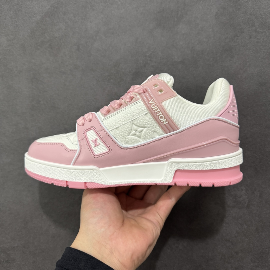 图片[2]-【广东纯原版本】LV Run Away 运动鞋 拼接 Epi 牛皮革和 Monogram 压纹粒面牛皮革，再现传统跑鞋的灵感启发。楔形外底延续标志性设计，品牌字母和标识分饰鞋舌和鞋后。Monogram 压纹粒面牛皮革和 Epi 牛皮革橡胶外底 尺码：35-45 编码：FJB390400-选品中心