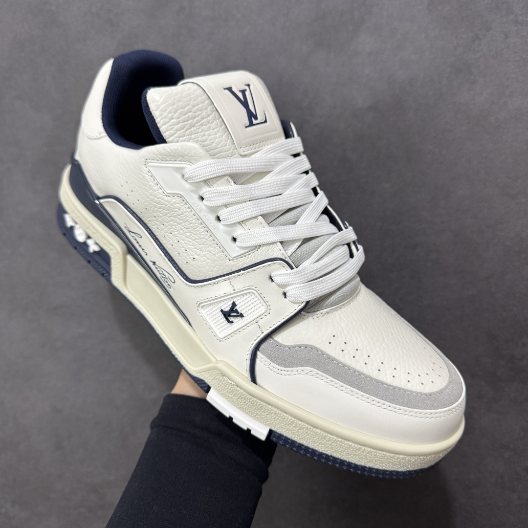 图片[3]-【广东纯原版本】LV Run Away 运动鞋 拼接 Epi 牛皮革和 Monogram 压纹粒面牛皮革，再现传统跑鞋的灵感启发。楔形外底延续标志性设计，品牌字母和标识分饰鞋舌和鞋后。Monogram 压纹粒面牛皮革和 Epi 牛皮革橡胶外底 尺码：35-45 编码：FJB390400-选品中心