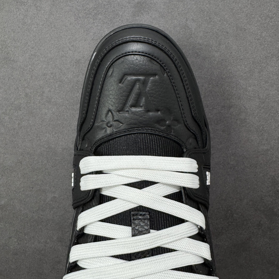 图片[8]-【广东纯原版本】LV Run Away 运动鞋 拼接 Epi 牛皮革和 Monogram 压纹粒面牛皮革，再现传统跑鞋的灵感启发。楔形外底延续标志性设计，品牌字母和标识分饰鞋舌和鞋后。Monogram 压纹粒面牛皮革和 Epi 牛皮革橡胶外底 尺码：35-45 编码：FJB390400-选品中心