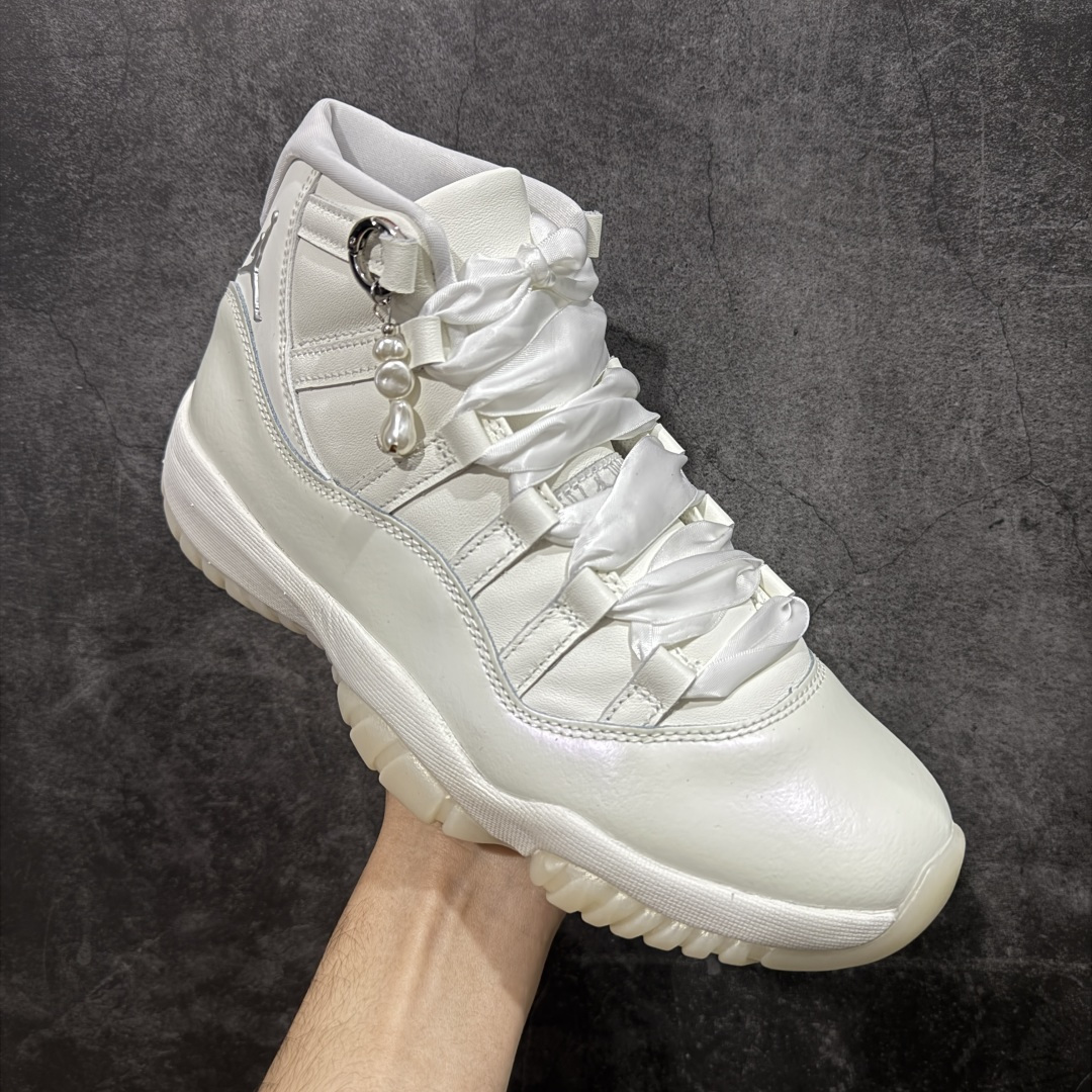图片[3]-【外贸纯原】Air Jordan 11 Retro \”Pearl\” AJ11 乔丹11代高帮珍珠白 货号：AR0715-110 专业AJ外贸大厂出品 纯原质感 进口头层皮料 中底拉帮线 整体清洁度等各方面细节完全一键转发碾压市面诸多嘴炮\”纯原\” 升级原楦原纸版数据开发版型 采用漆皮镀膜牛培革组合耐磨防刮牛津布鞋面材质 搭载原厂碳纤维缓震中底 还原ZP细节 原厂流水成型工艺 厂级拉帮注胶效果 尺码： 40 40.5 41 42 42.5 43 44 45 46 47.5-选品中心