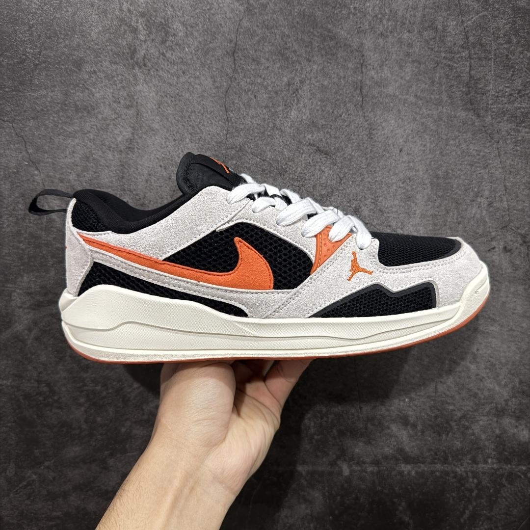 【N版纯原】Jordan CMFT Era 黑橙 HJ6777-018 舒适简约低帮运动鞋 实拍首发 鞋面大面积的网眼透气性拉满 中底的大面积泡棉超级舒适 尺码:36 36.5 37 38.5 39 40 40.5 41 42 42.5 43 44 44.5 45-选品中心