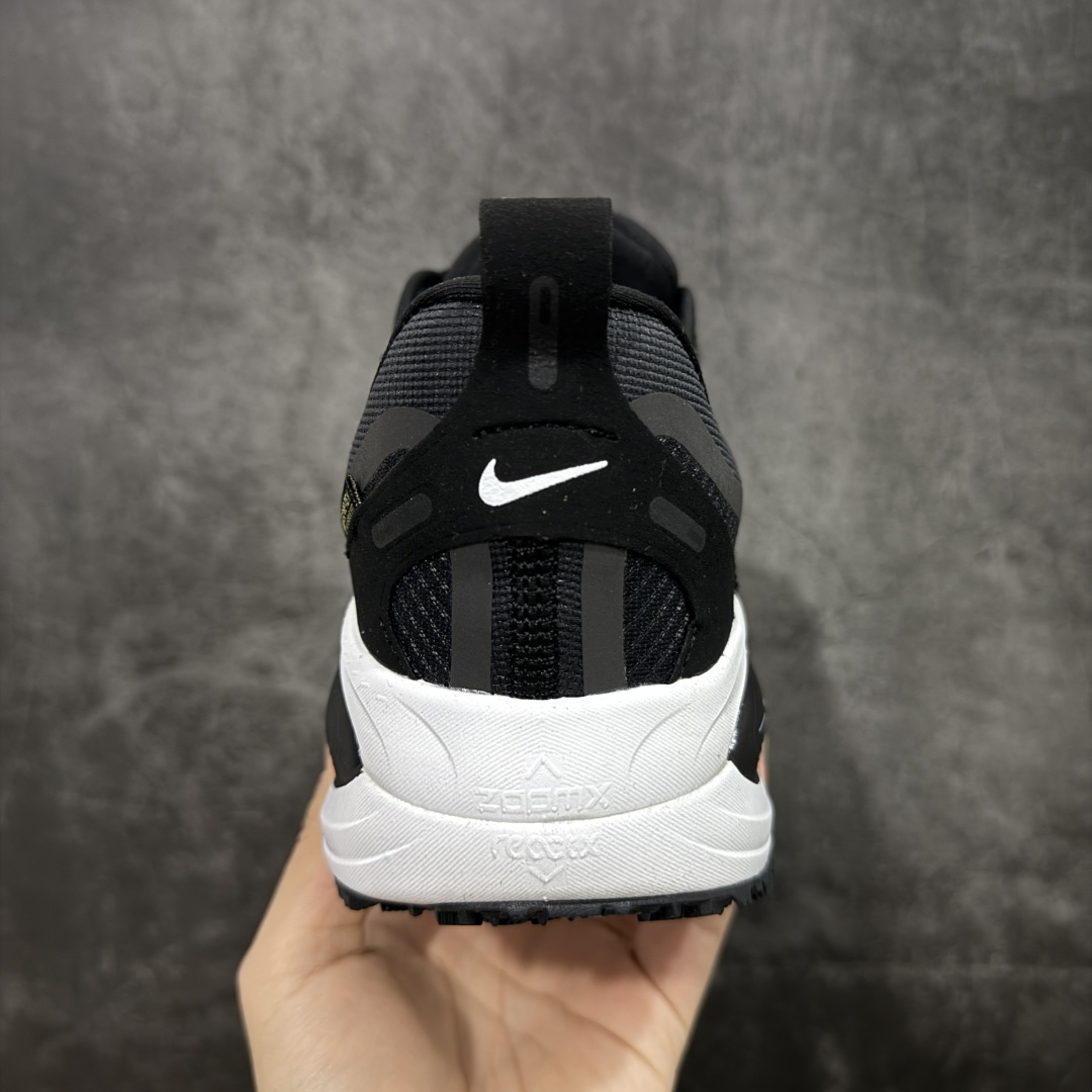 图片[4]-【纯原组合底】Nike VOMERO 18 GTX 耐克 舒适减震防滑 低帮跑步鞋 正确组合大底 正确真正gtx防水鞋面 全掌ReactX泡绵中底 前掌和后跟还配备了Air Zoom气垫单元 据说跑起来更快更舒适哦 这次最大的升级点 首次引入了ReactX泡绵 货号：HQ7001-002 尺码： 36 36.5 37.5 38 38.5 39 40 40.5 41 42 42.5 43 44 45-选品中心