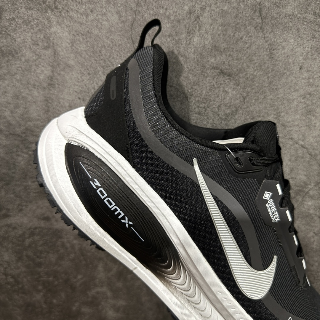 图片[7]-【纯原组合底】Nike VOMERO 18 GTX 耐克 舒适减震防滑 低帮跑步鞋 正确组合大底 正确真正gtx防水鞋面 全掌ReactX泡绵中底 前掌和后跟还配备了Air Zoom气垫单元 据说跑起来更快更舒适哦 这次最大的升级点 首次引入了ReactX泡绵 货号：HQ7001-002 尺码： 36 36.5 37.5 38 38.5 39 40 40.5 41 42 42.5 43 44 45-选品中心