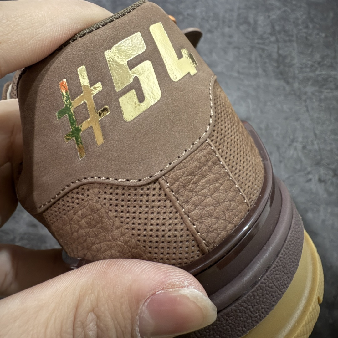 图片[2]-【天花板/Goat版】 市场最强版 没有之一的存在💪🏻 Louis Vuitton LV Trainer 系列全新版上架 手里有正品的可以对比下🆚懂货的看细节‼️ 此版品质是市场从未达到的新高度！ 整体版型 皮料 牛仔布的色差 压花纹路清晰度 后跟版型等等 都可以自行对比[机智]吊打市场所有货，怒甩十条街的那种，直接来正品对比图🆚，欢迎拿市场各大工厂的货来对比！ 尺码：35-45码-选品中心