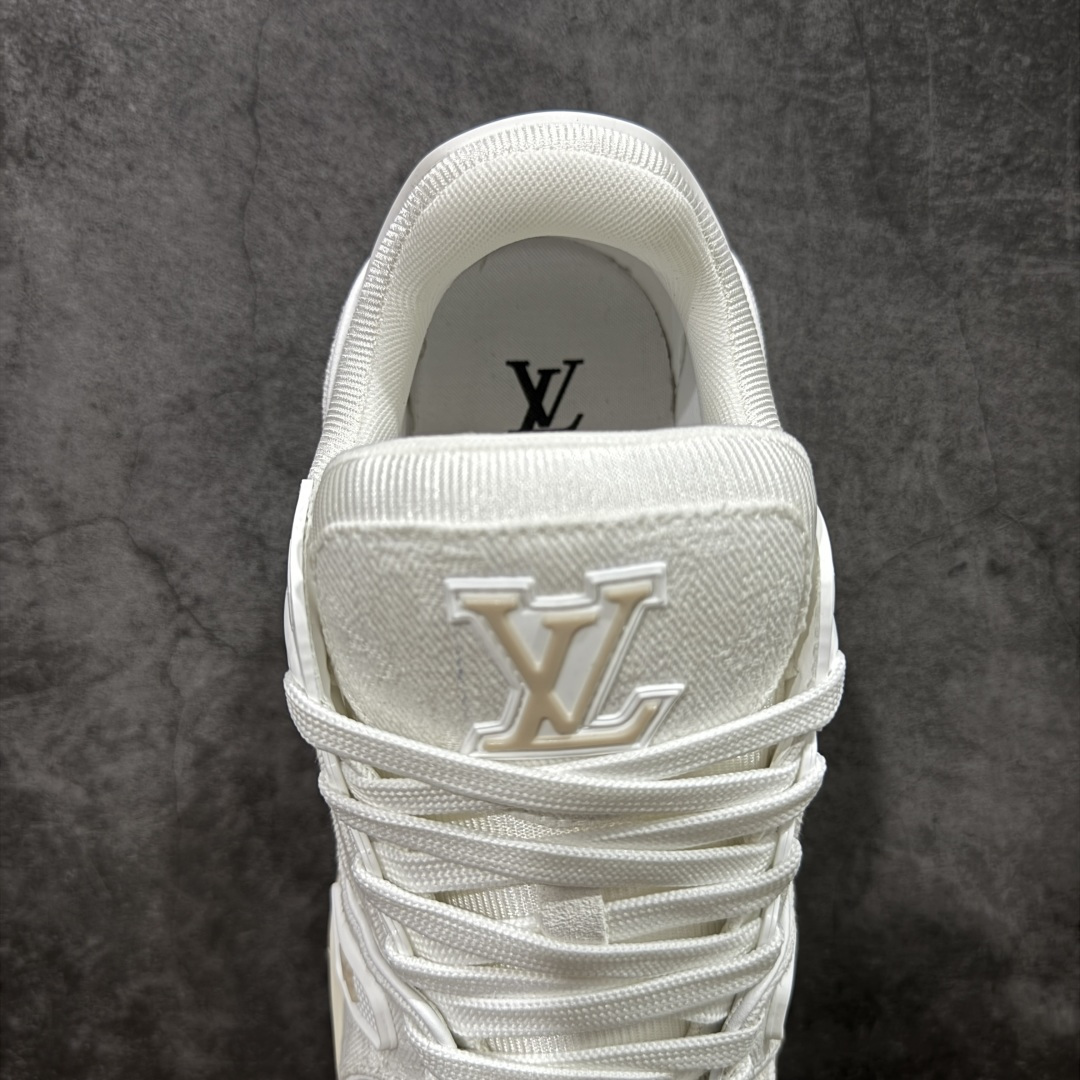 图片[8]-【莞产YS版本】Louis Vuitton Trainer lv时装走秀运动鞋 完美鞋型超高的清洁度 零毛边线头瑕疵 全套原楦原纸版原鞋开模 全网最具灵魂的版型 正确原装黄色鞋盒 正确中底印花 鞋面印花3D高频深度立体 全鞋电脑针车 紧密相连 针距密度一致 环保乳胶注塑鞋垫 厚度脚感还原原版 皮面裁剪部位 统一油边封口工艺 原装橡胶大底含胶量大底组合零偏差 专柜全套包装 防尘袋 说明书 质保卡 男女鞋 尺码： 39 40 41 42 43 44 45-选品中心
