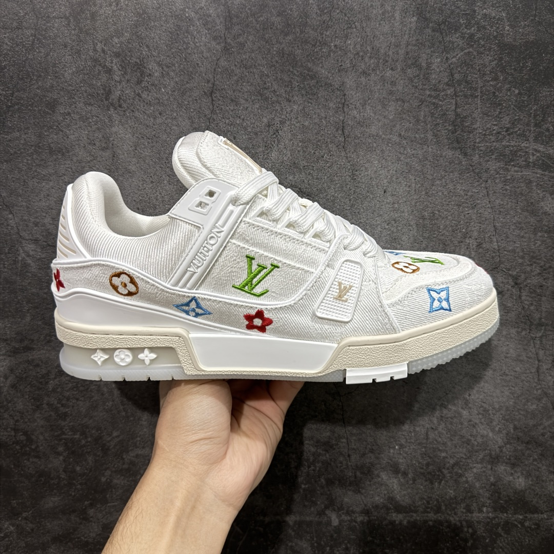 【莞产YS版本】Louis Vuitton Trainer lv时装走秀运动鞋 完美鞋型超高的清洁度 零毛边线头瑕疵 全套原楦原纸版原鞋开模 全网最具灵魂的版型 正确原装黄色鞋盒 正确中底印花 鞋面印花3D高频深度立体 全鞋电脑针车 紧密相连 针距密度一致 环保乳胶注塑鞋垫 厚度脚感还原原版 皮面裁剪部位 统一油边封口工艺 原装橡胶大底含胶量大底组合零偏差 专柜全套包装 防尘袋 说明书 质保卡 男女鞋 尺码: 39 40 41 42 43 44 45-选品中心