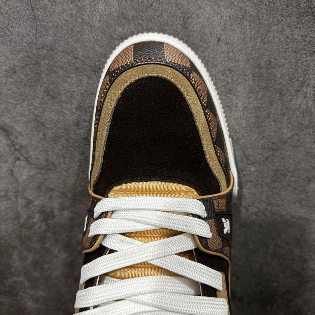 图片[5]-【莞产YS版本】Louis Vuitton Trainer lv时装走秀运动鞋 完美鞋型超高的清洁度 零毛边线头瑕疵 全套原楦原纸版原鞋开模 全网最具灵魂的版型 正确原装黄色鞋盒 正确中底印花 鞋面印花3D高频深度立体 全鞋电脑针车 紧密相连 针距密度一致 环保乳胶注塑鞋垫 厚度脚感还原原版 皮面裁剪部位 统一油边封口工艺 原装橡胶大底含胶量大底组合零偏差 专柜全套包装 防尘袋 说明书 质保卡 男女鞋 尺码： 39 40 41 42 43 44 45-选品中心