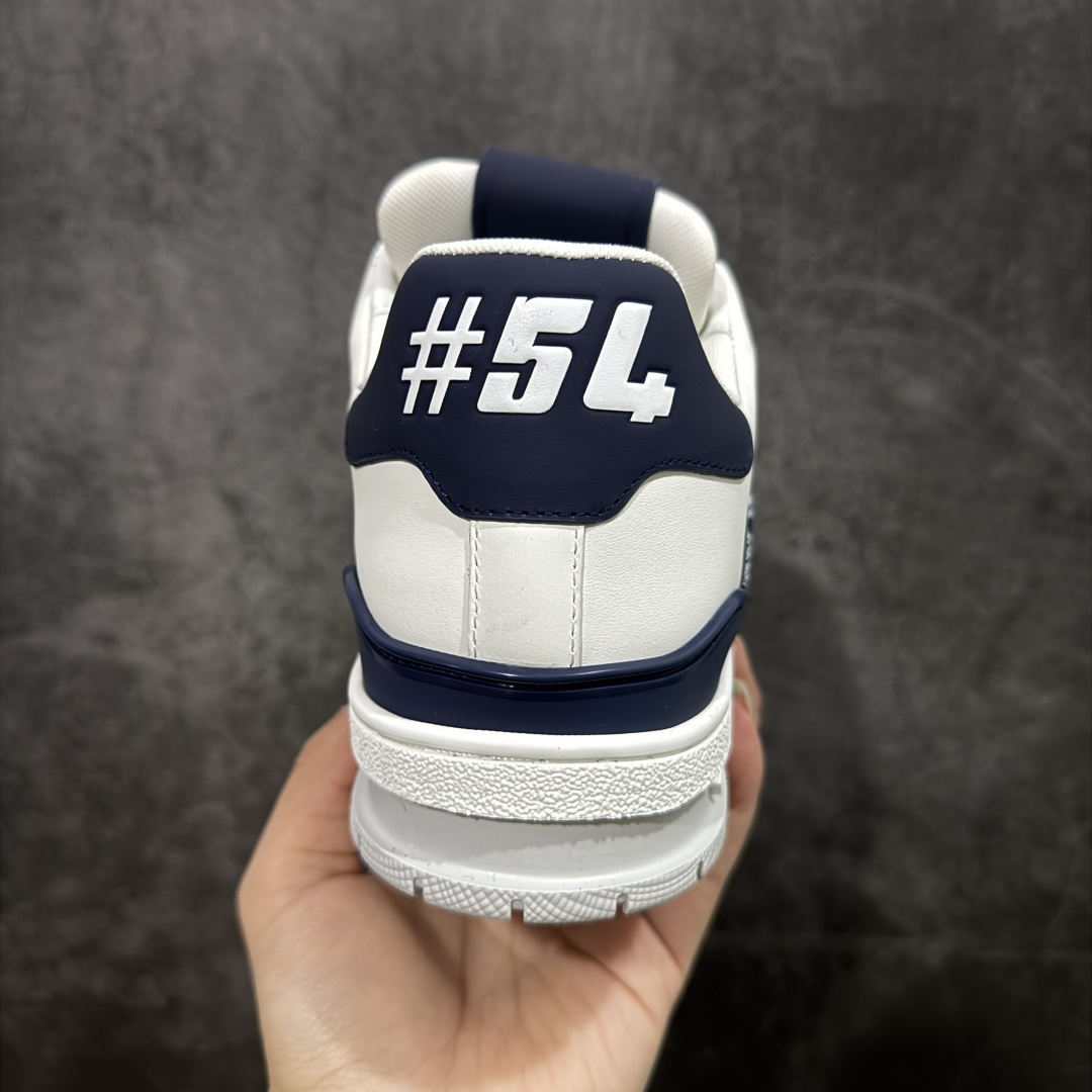 图片[4]-【莞产YS版本】Louis Vuitton Trainer lv时装走秀运动鞋 完美鞋型超高的清洁度 零毛边线头瑕疵 全套原楦原纸版原鞋开模 全网最具灵魂的版型 正确原装黄色鞋盒 正确中底印花 鞋面印花3D高频深度立体 全鞋电脑针车 紧密相连 针距密度一致 环保乳胶注塑鞋垫 厚度脚感还原原版 皮面裁剪部位 统一油边封口工艺 原装橡胶大底含胶量大底组合零偏差 专柜全套包装 防尘袋 说明书 质保卡 男女鞋 尺码： 39 40 41 42 43 44 45-选品中心