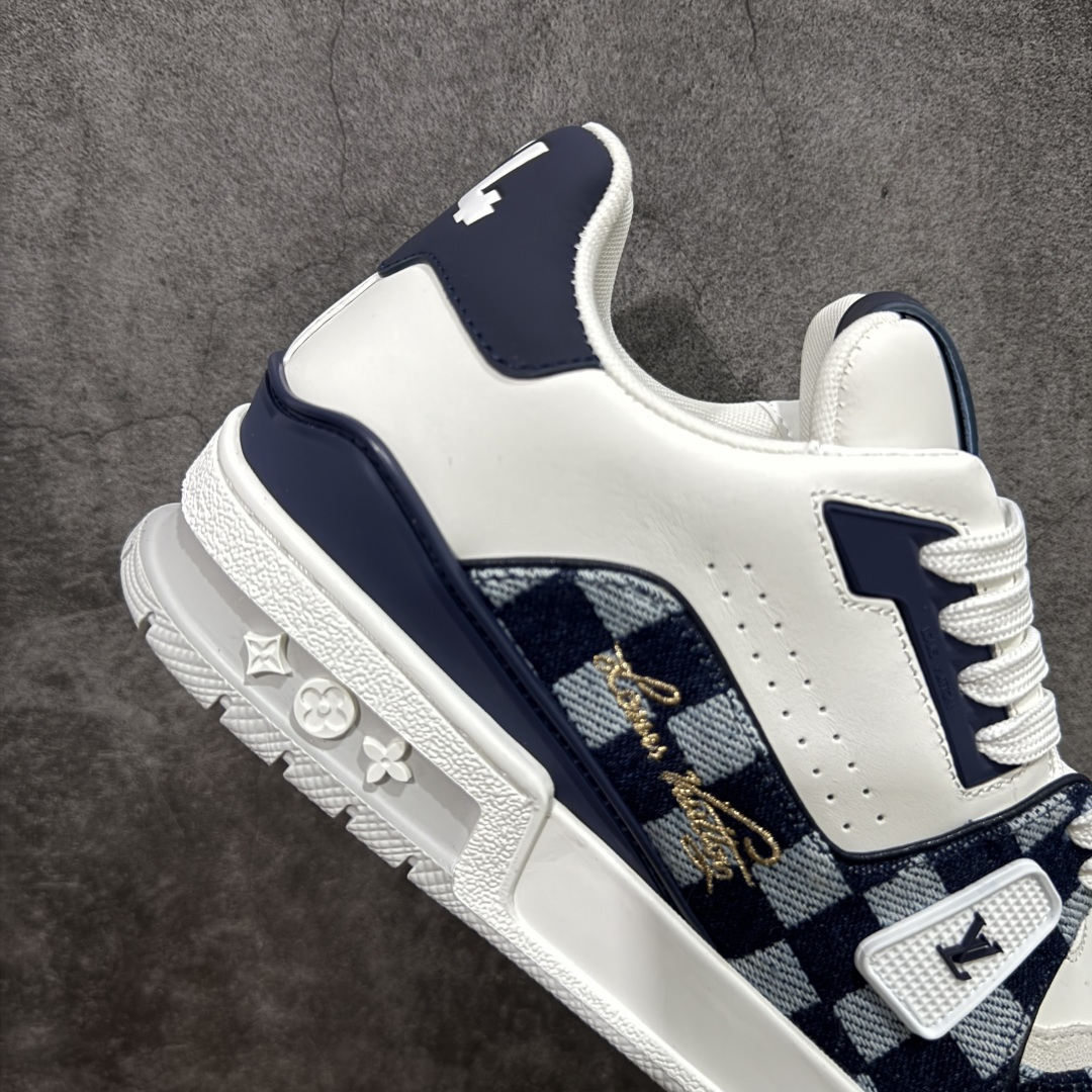 图片[7]-【莞产YS版本】Louis Vuitton Trainer lv时装走秀运动鞋 完美鞋型超高的清洁度 零毛边线头瑕疵 全套原楦原纸版原鞋开模 全网最具灵魂的版型 正确原装黄色鞋盒 正确中底印花 鞋面印花3D高频深度立体 全鞋电脑针车 紧密相连 针距密度一致 环保乳胶注塑鞋垫 厚度脚感还原原版 皮面裁剪部位 统一油边封口工艺 原装橡胶大底含胶量大底组合零偏差 专柜全套包装 防尘袋 说明书 质保卡 男女鞋 尺码： 39 40 41 42 43 44 45-选品中心