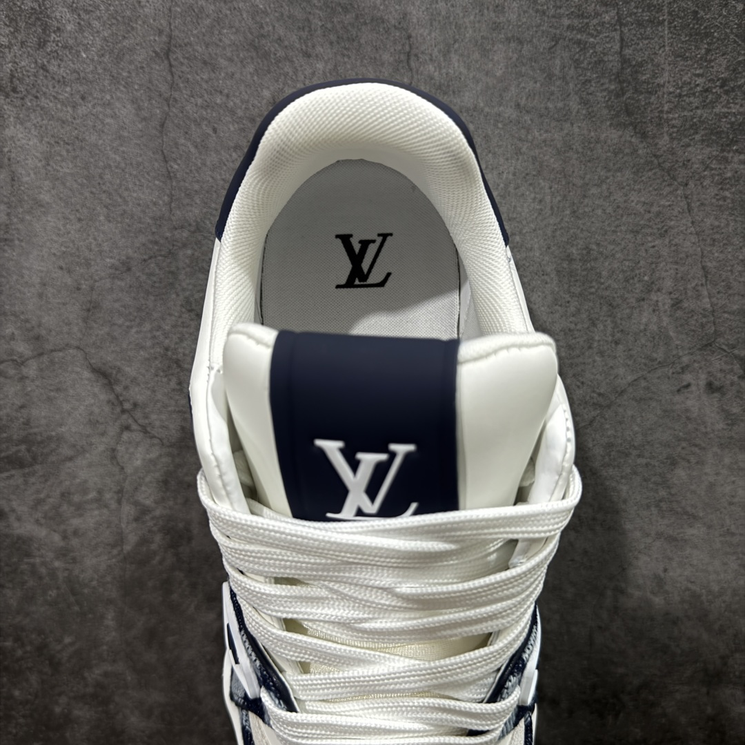 图片[8]-【莞产YS版本】Louis Vuitton Trainer lv时装走秀运动鞋 完美鞋型超高的清洁度 零毛边线头瑕疵 全套原楦原纸版原鞋开模 全网最具灵魂的版型 正确原装黄色鞋盒 正确中底印花 鞋面印花3D高频深度立体 全鞋电脑针车 紧密相连 针距密度一致 环保乳胶注塑鞋垫 厚度脚感还原原版 皮面裁剪部位 统一油边封口工艺 原装橡胶大底含胶量大底组合零偏差 专柜全套包装 防尘袋 说明书 质保卡 男女鞋 尺码： 39 40 41 42 43 44 45-选品中心