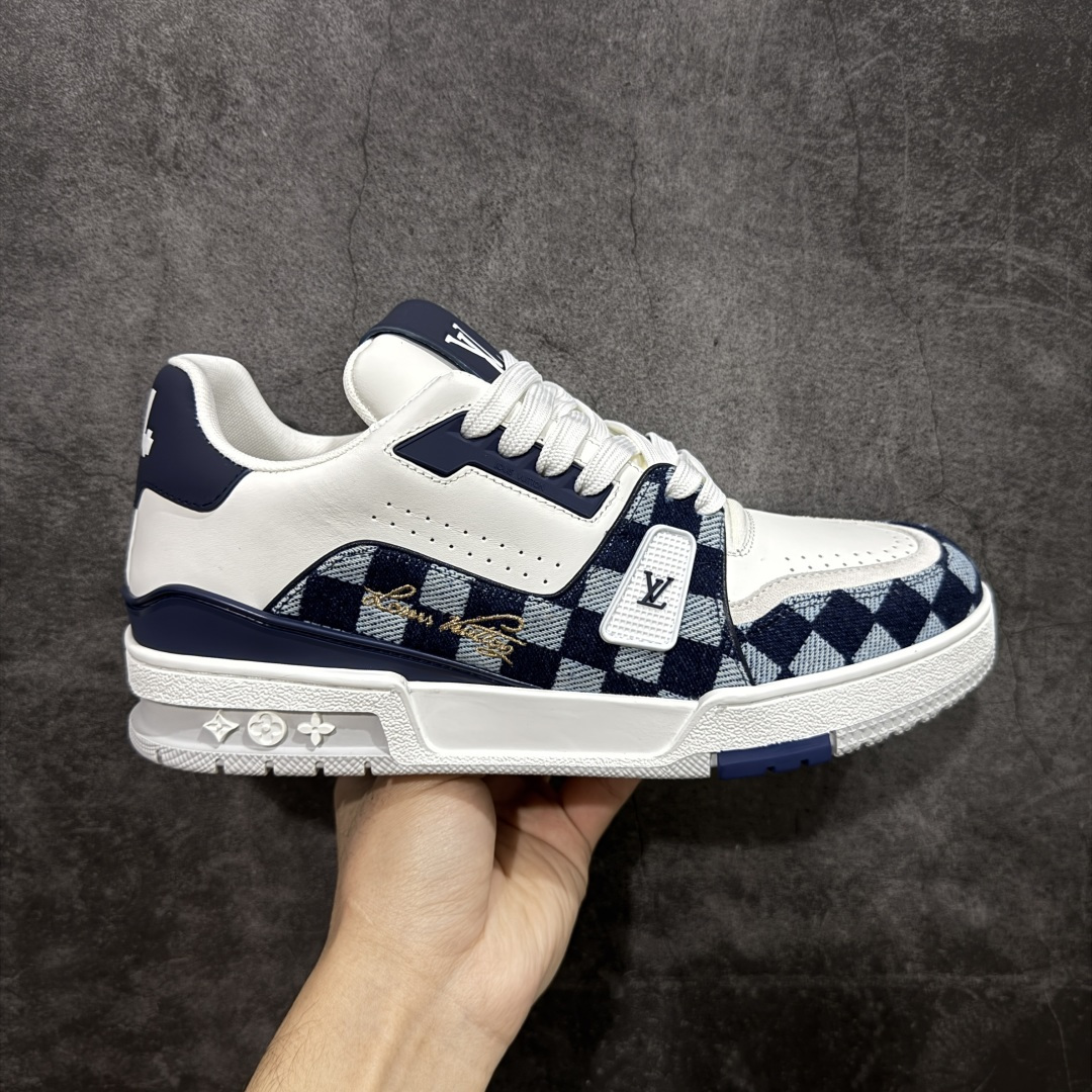 【莞产YS版本】Louis Vuitton Trainer lv时装走秀运动鞋 完美鞋型超高的清洁度 零毛边线头瑕疵 全套原楦原纸版原鞋开模 全网最具灵魂的版型 正确原装黄色鞋盒 正确中底印花 鞋面印花3D高频深度立体 全鞋电脑针车 紧密相连 针距密度一致 环保乳胶注塑鞋垫 厚度脚感还原原版 皮面裁剪部位 统一油边封口工艺 原装橡胶大底含胶量大底组合零偏差 专柜全套包装 防尘袋 说明书 质保卡 男女鞋 尺码: 39 40 41 42 43 44 45-选品中心