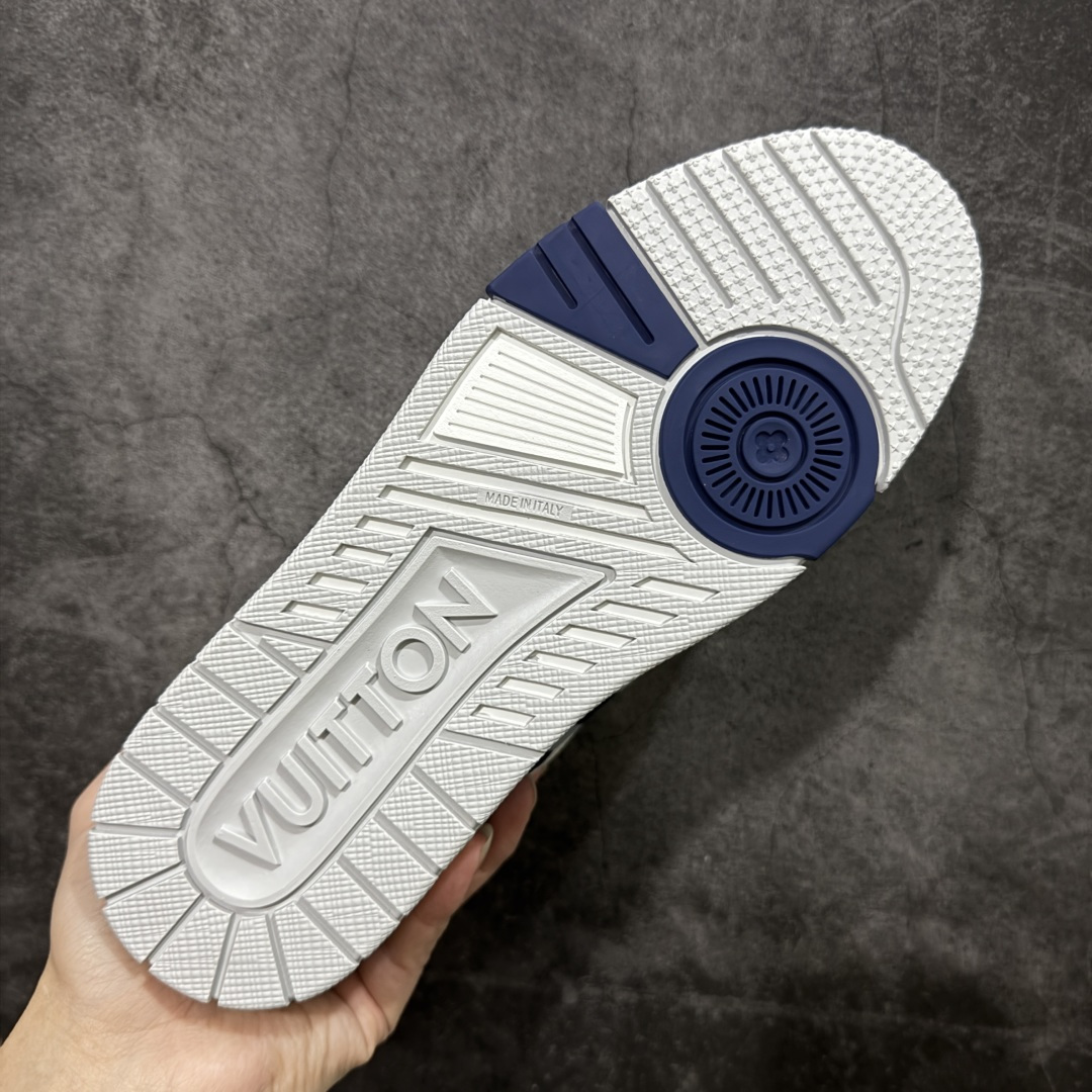 图片[9]-【莞产YS版本】Louis Vuitton Trainer lv时装走秀运动鞋 完美鞋型超高的清洁度 零毛边线头瑕疵 全套原楦原纸版原鞋开模 全网最具灵魂的版型 正确原装黄色鞋盒 正确中底印花 鞋面印花3D高频深度立体 全鞋电脑针车 紧密相连 针距密度一致 环保乳胶注塑鞋垫 厚度脚感还原原版 皮面裁剪部位 统一油边封口工艺 原装橡胶大底含胶量大底组合零偏差 专柜全套包装 防尘袋 说明书 质保卡 男女鞋 尺码： 39 40 41 42 43 44 45-选品中心