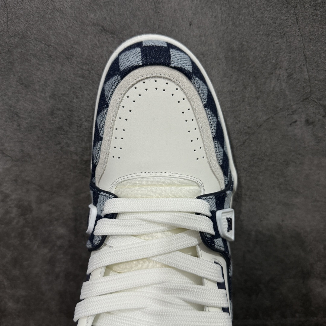 图片[5]-【莞产YS版本】Louis Vuitton Trainer lv时装走秀运动鞋 完美鞋型超高的清洁度 零毛边线头瑕疵 全套原楦原纸版原鞋开模 全网最具灵魂的版型 正确原装黄色鞋盒 正确中底印花 鞋面印花3D高频深度立体 全鞋电脑针车 紧密相连 针距密度一致 环保乳胶注塑鞋垫 厚度脚感还原原版 皮面裁剪部位 统一油边封口工艺 原装橡胶大底含胶量大底组合零偏差 专柜全套包装 防尘袋 说明书 质保卡 男女鞋 尺码： 39 40 41 42 43 44 45-选品中心