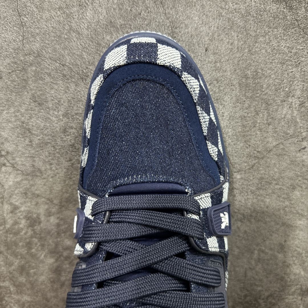 图片[5]-【莞产YS版本】Louis Vuitton Trainer lv时装走秀运动鞋 完美鞋型超高的清洁度 零毛边线头瑕疵 全套原楦原纸版原鞋开模 全网最具灵魂的版型 正确原装黄色鞋盒 正确中底印花 鞋面印花3D高频深度立体 全鞋电脑针车 紧密相连 针距密度一致 环保乳胶注塑鞋垫 厚度脚感还原原版 皮面裁剪部位 统一油边封口工艺 原装橡胶大底含胶量大底组合零偏差 专柜全套包装 防尘袋 说明书 质保卡 男女鞋 尺码： 39 40 41 42 43 44 45-选品中心